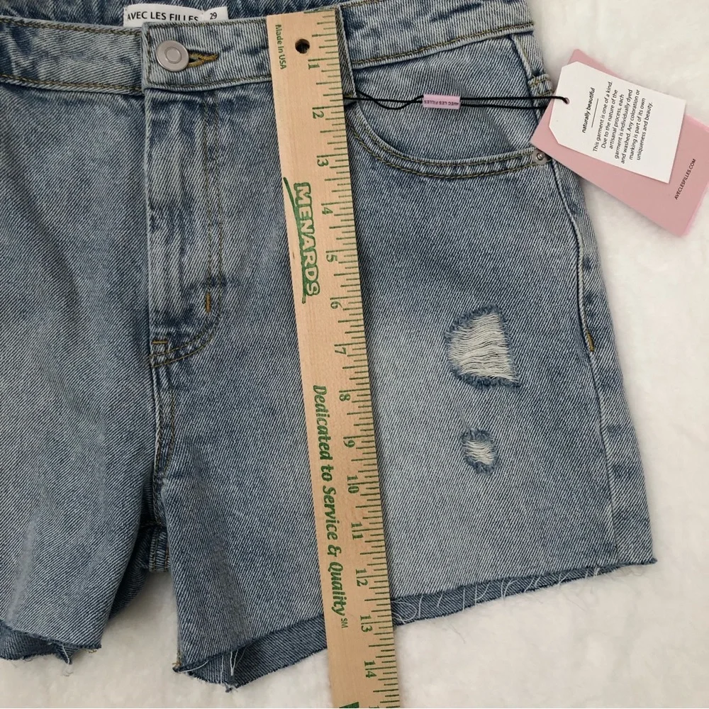 AVEC LES FILLES JEAN SHORTS SIZE 29 HIGH WAIST RAW HEM DISTRESSED NWT - Picture 10 of 14